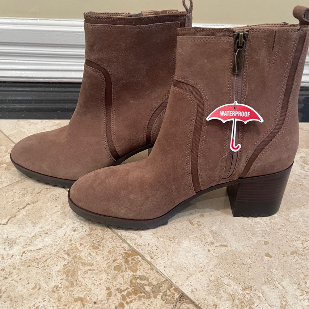 NWT Blondo Raniah waterproof bootie